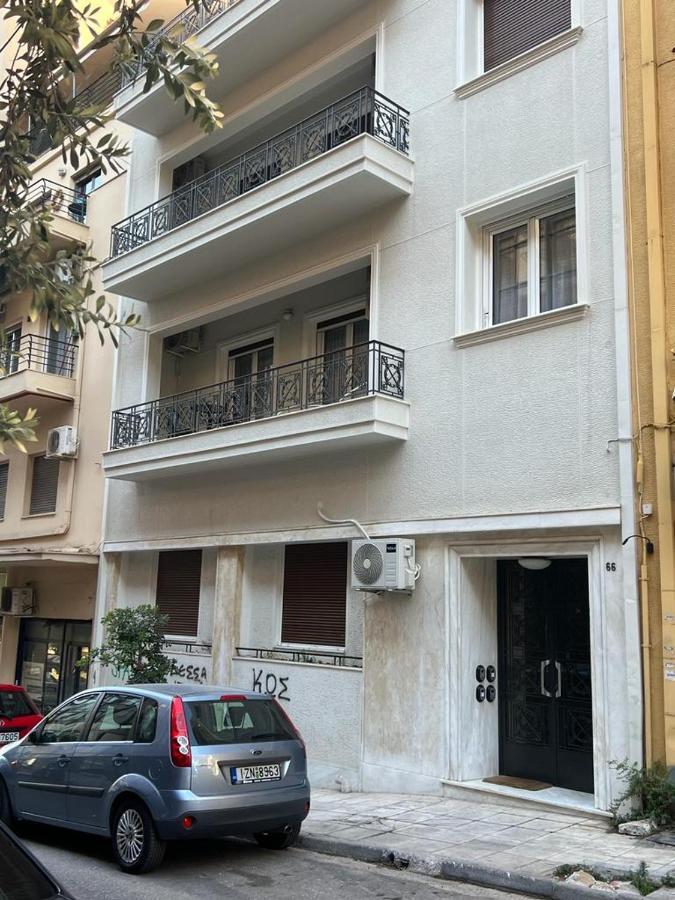 Vibrant Urban Getaway: Charming 2-Bedroom Near Bars, Parks, And Metro Athena Bagian luar foto